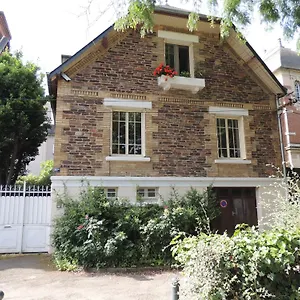 chambre-dhote-le-jardin-de-lesplanade-rennes-centre.inbrittany.com/